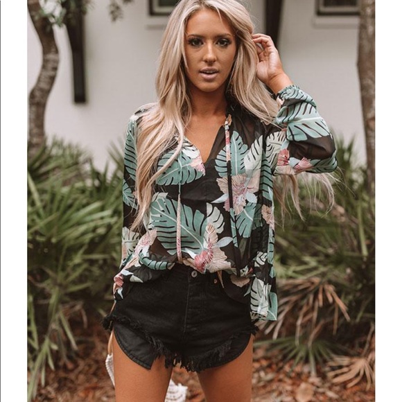 Impressions Tops - EUC SIZE S Impressions Palm Sheer Shift Top